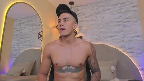 Snapshot of aron_bolt chatting on 02.01.26 ARON BOLT online show from 02.01.26