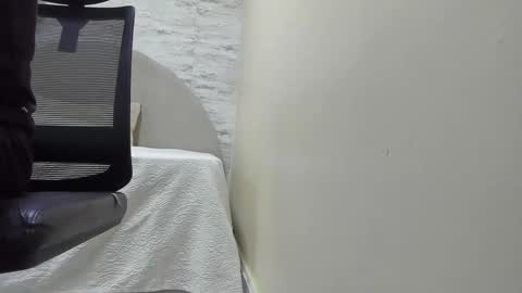 Snapshot of aron_bolt chatting on 02.11.26 ARON BOLT online show from 02.11.26