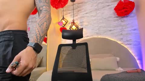 Snapshot of aron_bolt chatting on 02.21.26 ARON BOLT online show from 02.21.26