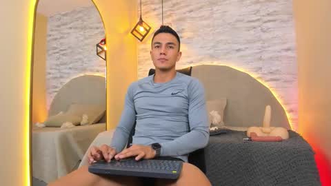 Snapshot of aron_bolt chatting on 02.27.26 ARON BOLT online show from 02.27.26