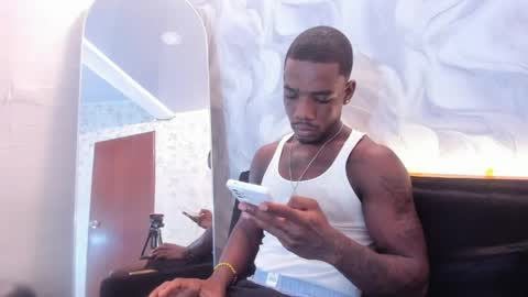 Snapshot of aron_clark chatting on 04.18.26 A R O N online show from 04.18.26