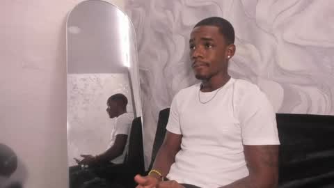 Snapshot of aron_clark chatting on 04.22.26 A R O N online show from 04.22.26