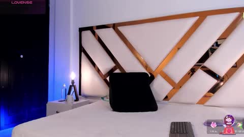 Aron cruz  online show from 03.05.26