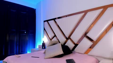 Aron cruz  online show from 04.08.26