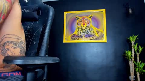 Snapshot of aron_ford chatting on 12.16.24 Aron ford online show from 12.16.24