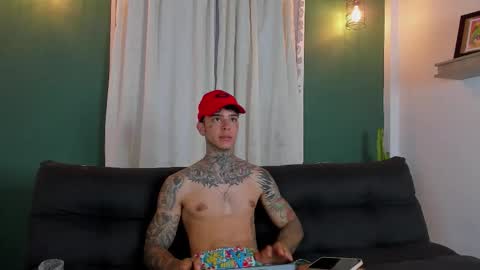 Snapshot of aron_ford chatting on 11.03.25 Aron ford online show from 11.03.25