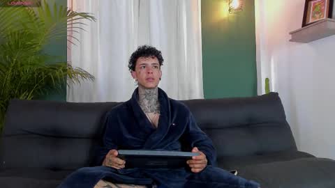 Snapshot of aron_ford chatting on 11.13.25 Aron ford online show from 11.13.25