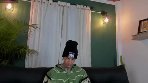 Snapshot of aron_ford chatting on 11.14.25 Aron ford online show from 11.14.25