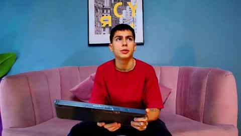 Snapshot of aron_pulse chatting on 02.02.26 aron_pulse online show from 02.02.26