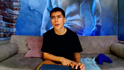 Snapshot of aron_pulse chatting on 02.18.26 aron_pulse online show from 02.18.26