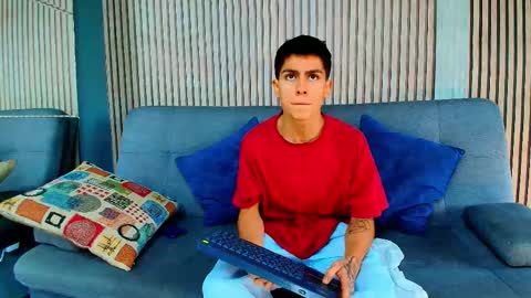 Snapshot of aron_pulse chatting on 02.26.26 aron_pulse online show from 02.26.26