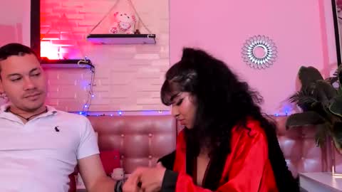 Snapshot of aronandmoli chatting on 05.27.26 aronandmoli online show from 05.27.26