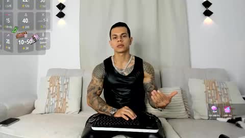 Snapshot of arondark chatting on 11.06.25 DarkMaster online show from 11.06.25