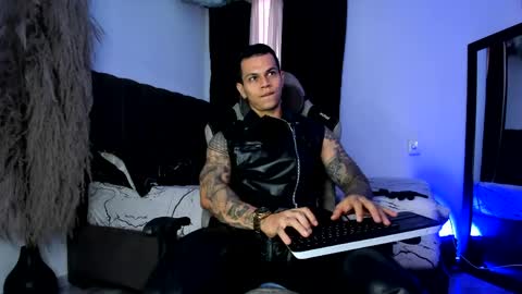 Snapshot of arondark chatting on 05.29.26 DarkMaster online show from 05.29.26