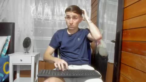 Snapshot of arongfranco chatting on 02.25.25 Aron G Franco online show from 02.25.25