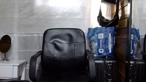 Snapshot of arongfranco chatting on 11.19.25 Aron G Franco online show from 11.19.25