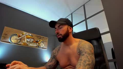 AronGrant online show from 01.08.25