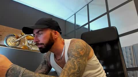 AronGrant online show from 11.04.25