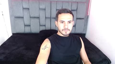 Snapshot of arontrey21_ chatting on 09.11.25 Adrian online show from 09.11.25