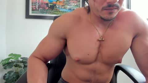 Snapshot of aroon_connor chatting on 01.27.25 online show from 01.27.25