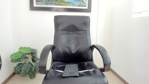 Snapshot of aroon_connor chatting on 02.07.25 online show from 02.07.25