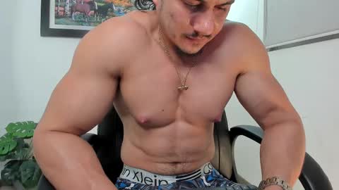 Snapshot of aroon_connor chatting on 02.12.25 online show from 02.12.25