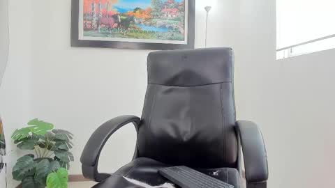 Snapshot of aroon_connor chatting on 02.17.25 online show from 02.17.25