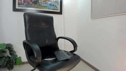 Snapshot of aroon_connor chatting on 02.24.25 online show from 02.24.25