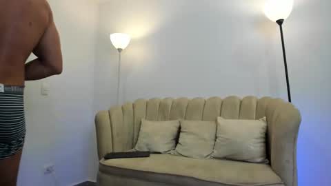 Snapshot of aroon_connor chatting on 09.09.25 online show from 09.09.25