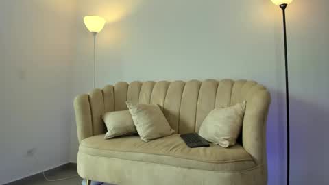 Snapshot of aroon_connor chatting on 09.11.25 online show from 09.11.25