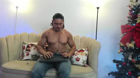 Snapshot of aroon_connor chatting on 11.16.25 online show from 11.16.25