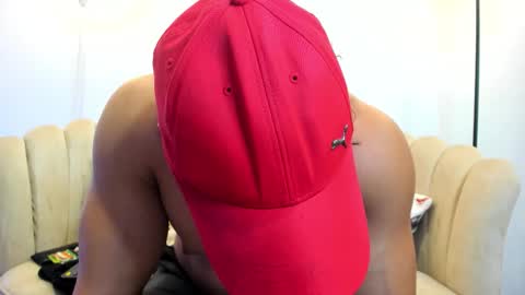 Snapshot of aroon_connor chatting on 12.02.25 online show from 12.02.25