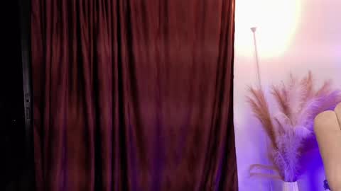 Snapshot of aroon_connor chatting on 05.19.26 online show from 05.19.26