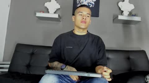 AROON HOT online show from 02.03.26