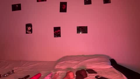 Arrabella online show from 12.21.25