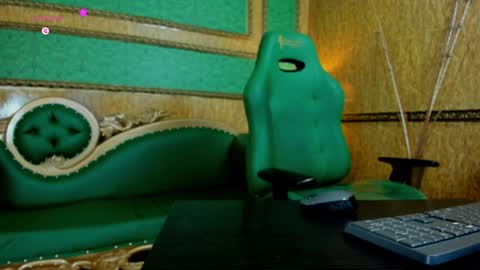 Snapshot of arrkabella chatting on 01.15.25 online show from 01.15.25