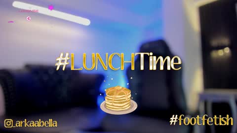 Snapshot of arrkabella chatting on 03.04.25 online show from 03.04.25