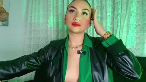 Snapshot of arrkabella chatting on 09.24.25 online show from 09.24.25