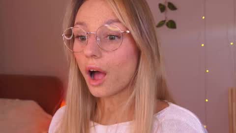 Snapshot of artease chatting on 11.30.25 Arti Next Streams - online show from 11.30.25