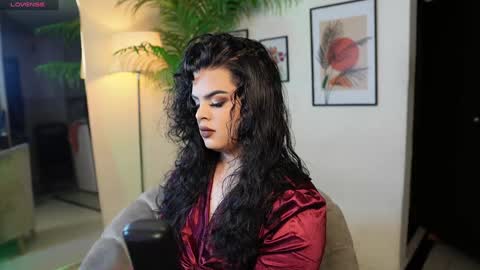 Snapshot of artechloe chatting on 12.24.24 Chloe online show from 12.24.24