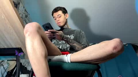 Snapshot of arteemiis chatting on 01.22.25 online show from 01.22.25