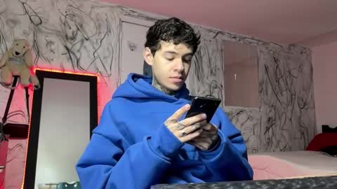 Snapshot of arteemiis chatting on 01.28.25 online show from 01.28.25