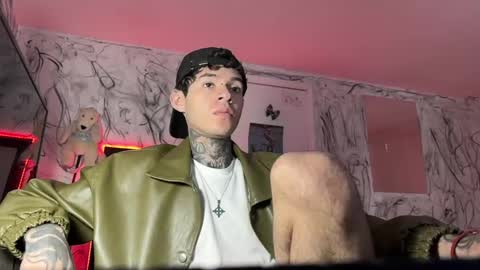 Snapshot of arteemiis chatting on 02.07.25 online show from 02.07.25