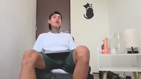 Snapshot of arteemiis chatting on 11.06.25 online show from 11.06.25