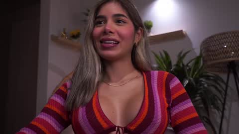 Snapshot of artemia_ chatting on 12.17.24 Amanda online show from 12.17.24