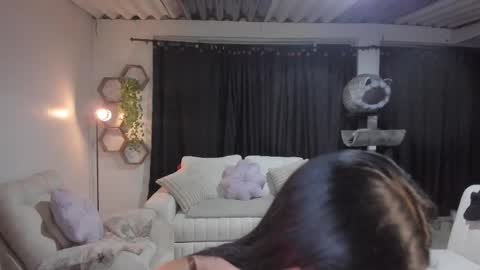 Snapshot of artemis_020 chatting on 10.10.25 FENIX online show from 10.10.25