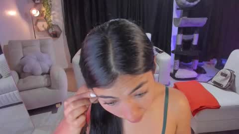 Snapshot of artemis_020 chatting on 11.22.25 FENIX online show from 11.22.25