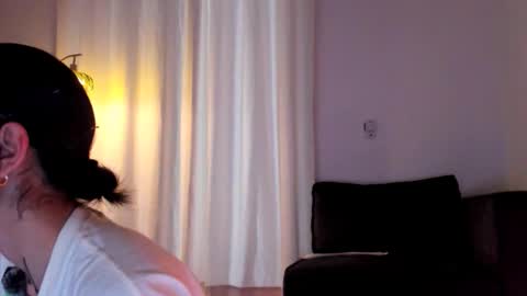 Linda  independent model artgeea online show from 01.16.26