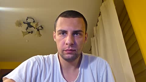 Snapshot of arthur99229 chatting on 10.19.25 A online show from 10.19.25