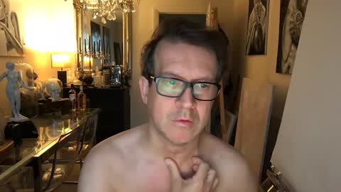 Snapshot of artisterotic chatting on 12.09.24 artisterotic online show from 12.09.24